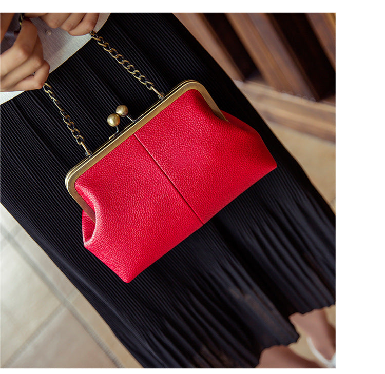 Shoulder messenger bag chain bag