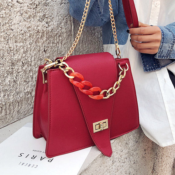 Chain shoulder bag