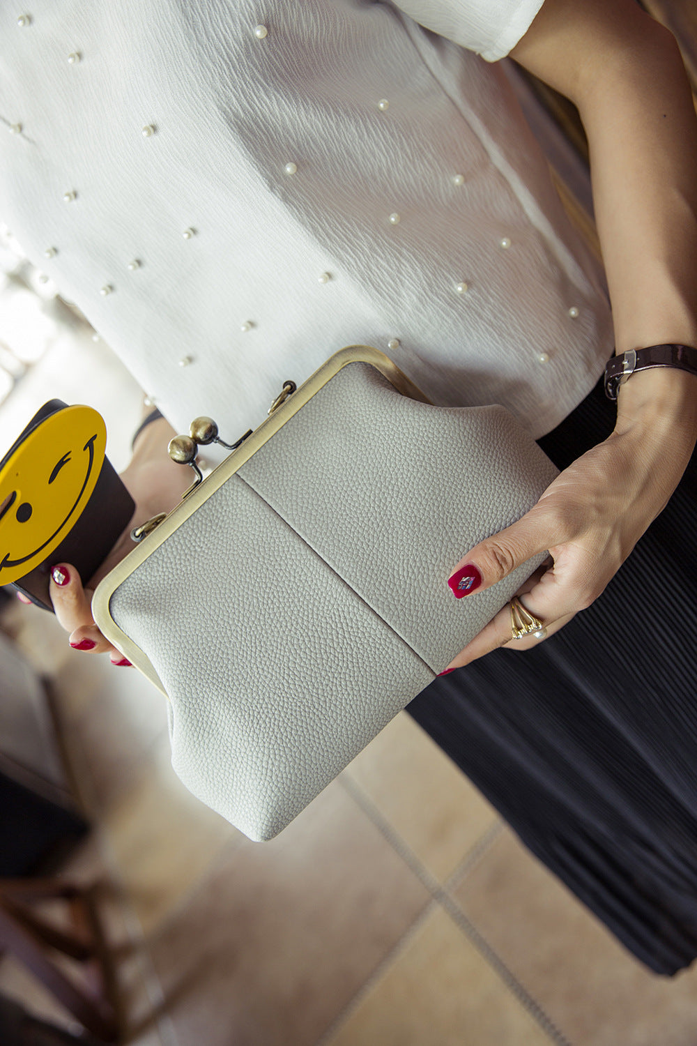Shoulder messenger bag chain bag